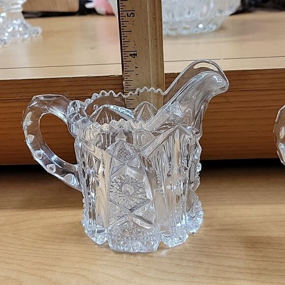 Creamer And Sugar Bowl Sunburst, Vintage Indiana Pressed glass. - Picture 3 of 11